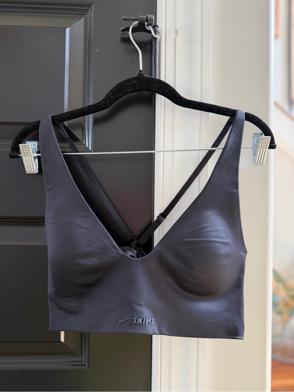 NIKE SKIMS v neck bra